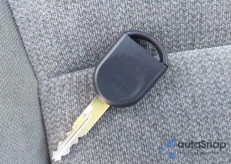 2000 Ford Taurus Se z USA, uszkodzony, nr VIN 1FAFP5324YA204876